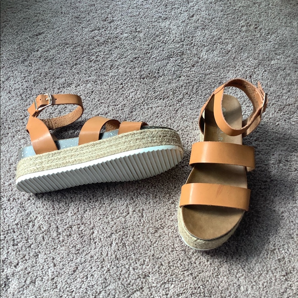 Patrizia by Spring Step Larissa Sandal Size 8.5